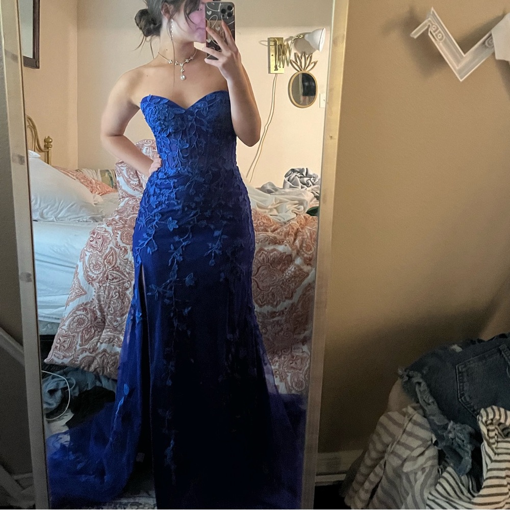 Elegant Blue Strapless Gown